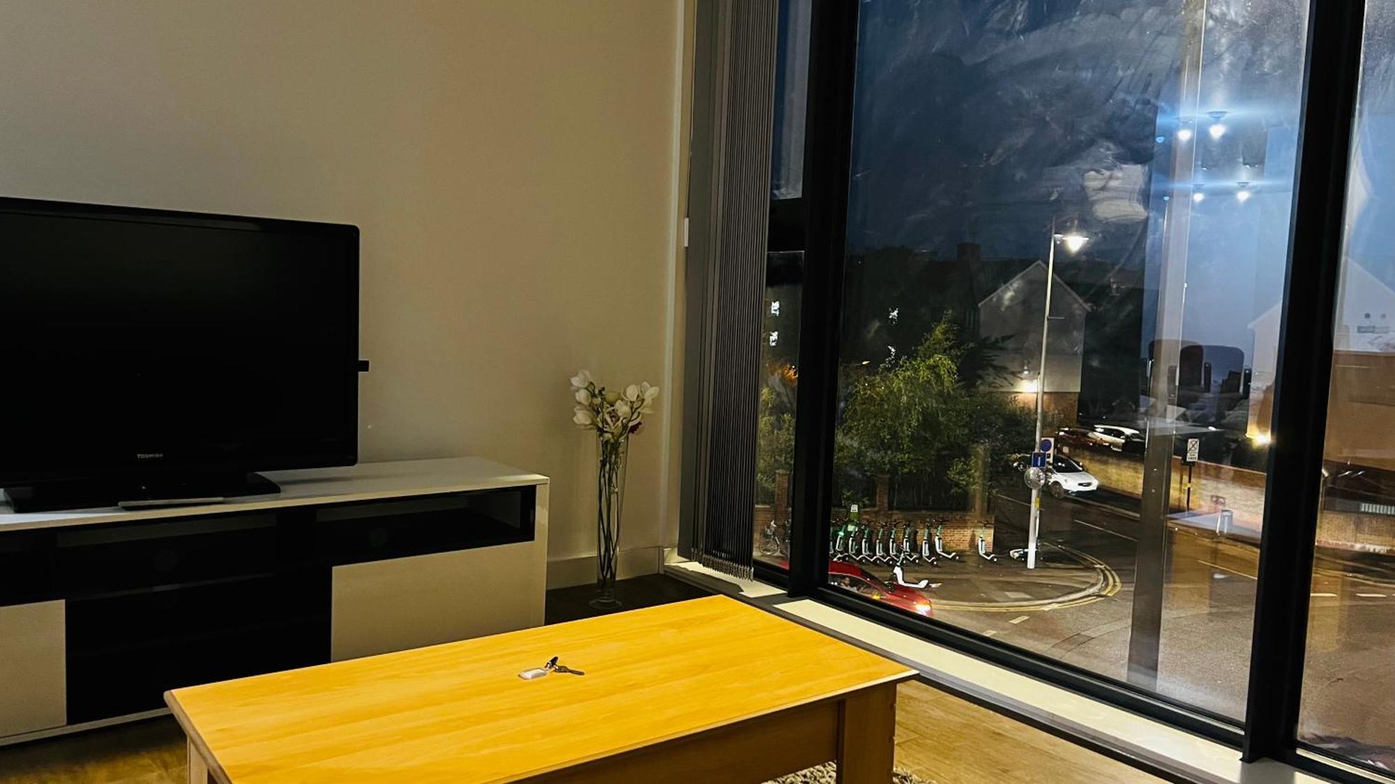 Last-Minute Specials L Book It Now L Sleeps Up To 4 L 2 Bed 2 Bath - Gym - Prime Birmingham Location L Jvt Short Lets Luaran gambar