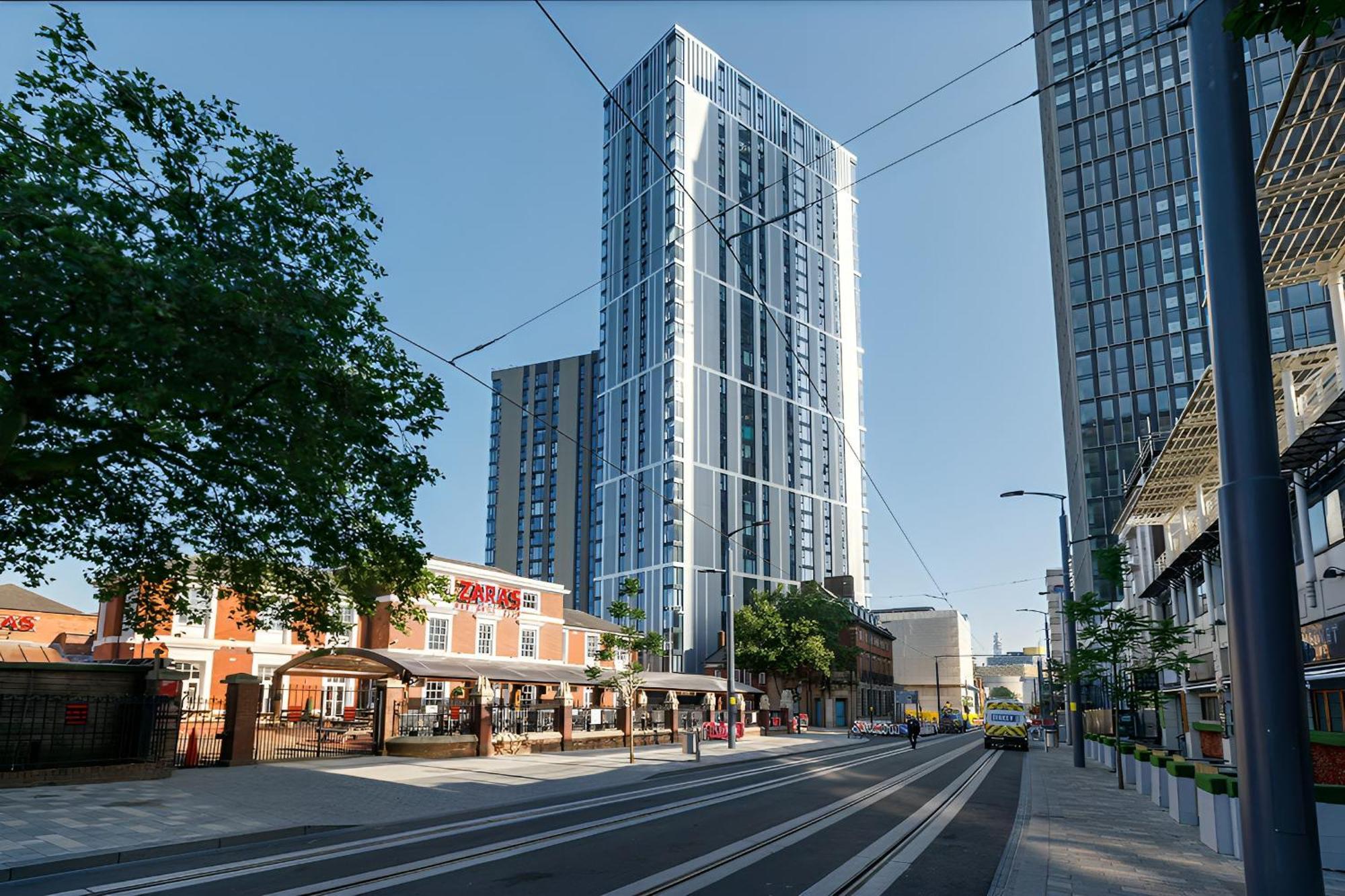 Last-Minute Specials L Book It Now L Sleeps Up To 4 L 2 Bed 2 Bath - Gym - Prime Birmingham Location L Jvt Short Lets Luaran gambar