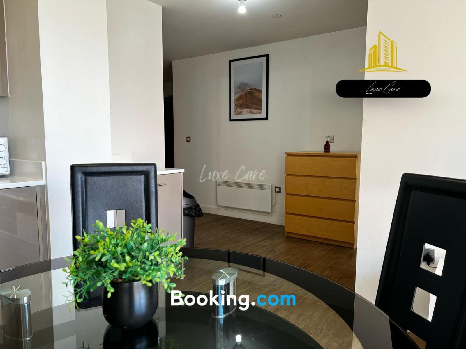 Last-Minute Specials L Book It Now L Sleeps Up To 4 L 2 Bed 2 Bath - Gym - Prime Birmingham Location L Jvt Short Lets Luaran gambar